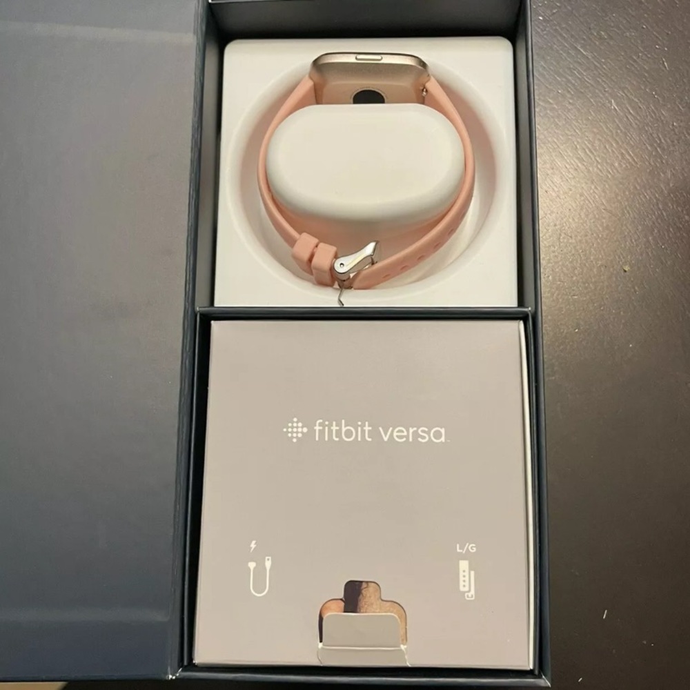Fitbit Versa - image 5